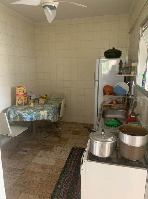 Apartamento 2 Quartos A 5 Minutos A Pe Da Praia Da Enseada غوارويا المظهر الخارجي الصورة