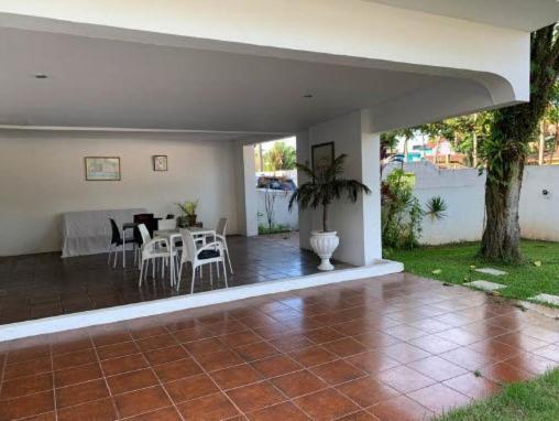 Apartamento 2 Quartos A 5 Minutos A Pe Da Praia Da Enseada غوارويا المظهر الخارجي الصورة