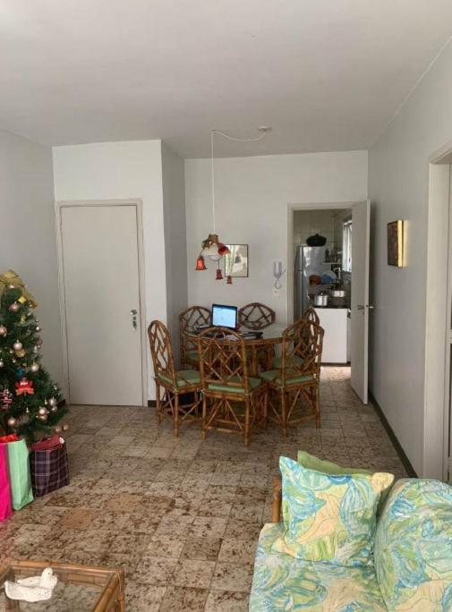 Apartamento 2 Quartos A 5 Minutos A Pe Da Praia Da Enseada غوارويا المظهر الخارجي الصورة